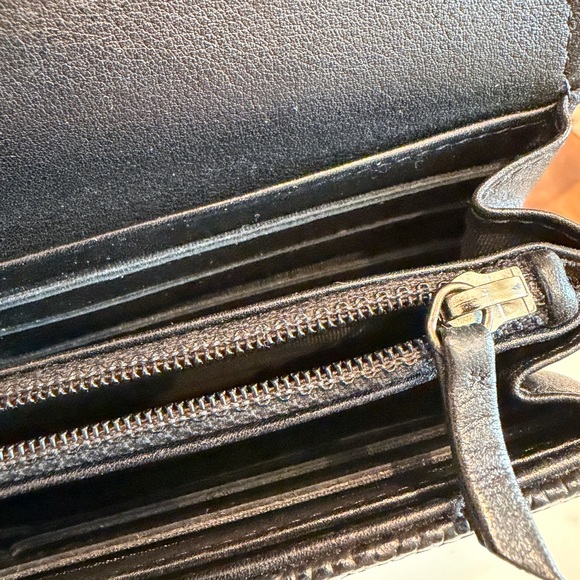 CHANEL Black Pebbled Leather Wallet - Picture 4 of 7